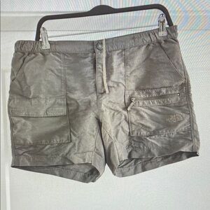 The North Face Women’s Athletic Cargo Shorts - Olive Green